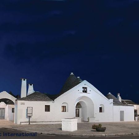 Corte Trullo Sovrano B&B อัลเบโรเบลโล ภายนอก รูปภาพ