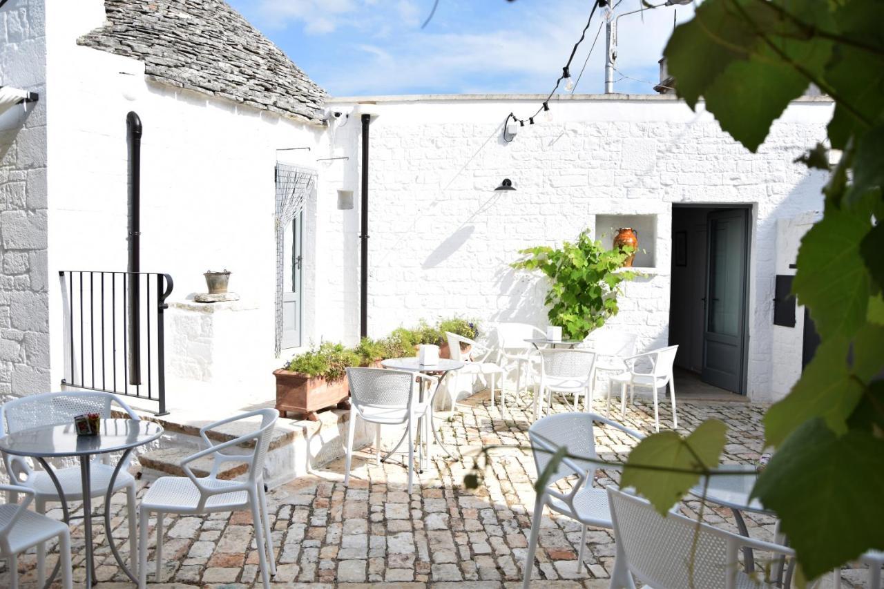 Corte Trullo Sovrano B&B อัลเบโรเบลโล ภายนอก รูปภาพ